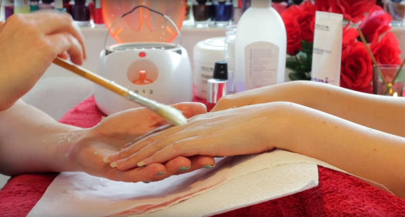 What Does Paraffin Wax Do For Your Hands? - Salt Salon and Spa